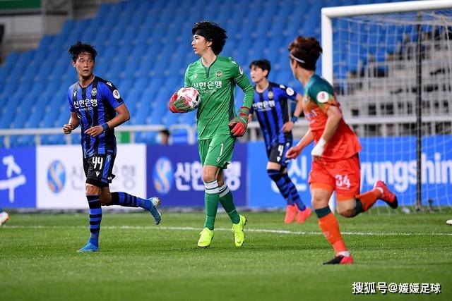 荷兰VS日本首发：加克波配马伦 久保建英搭档堂安律